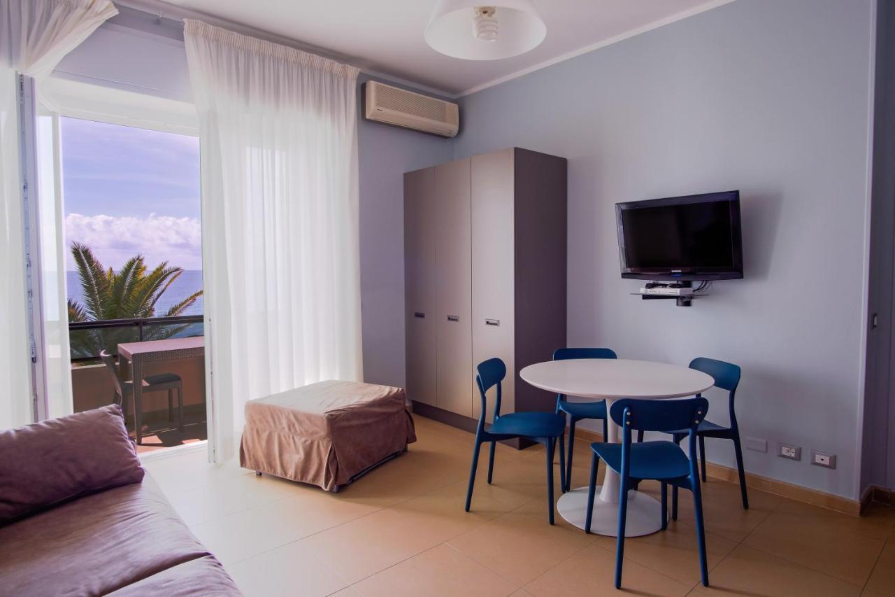 Residence Sole Mare Alaxi Hotels Αλάσιο Εξωτερικό φωτογραφία